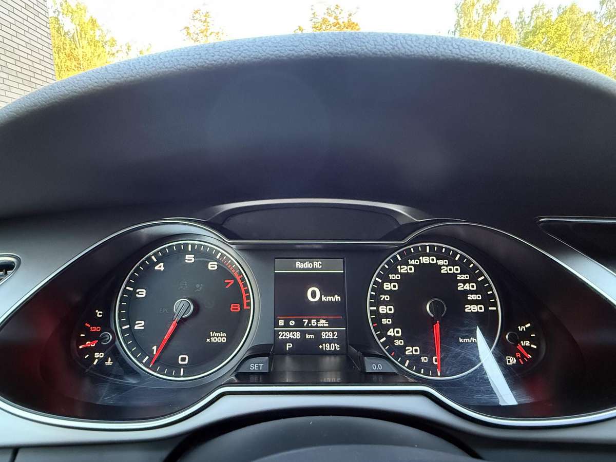 Audi A4, 1.8 l., Седан