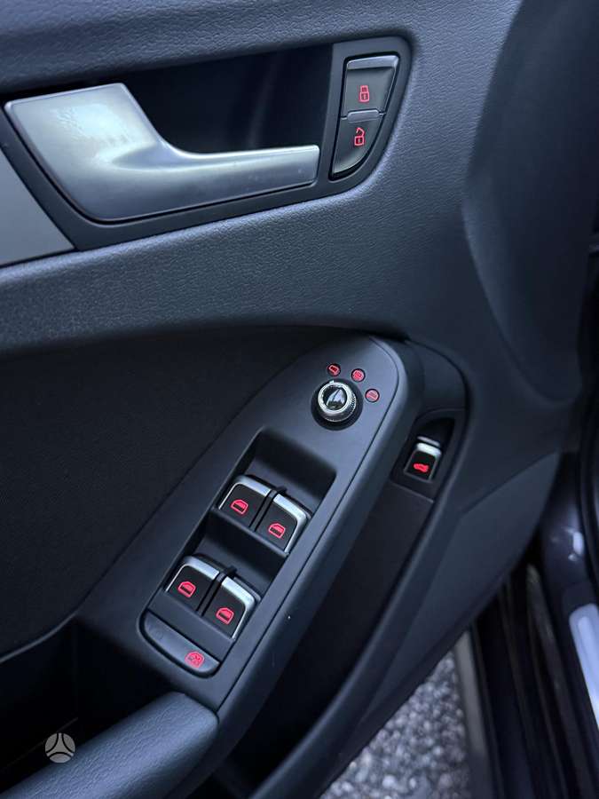 Audi A4, 1.8 l., Седан