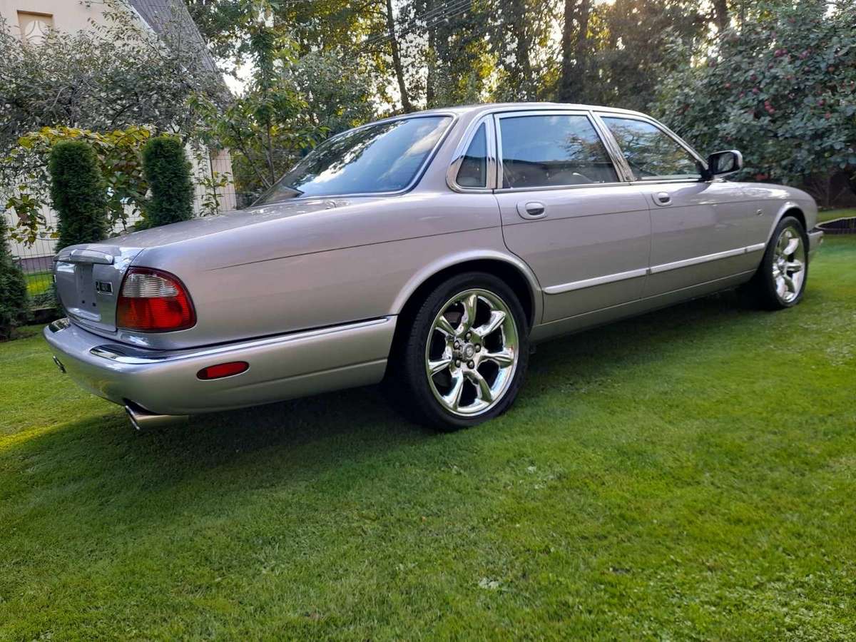 Jaguar XJR, 4.0 l., Седан