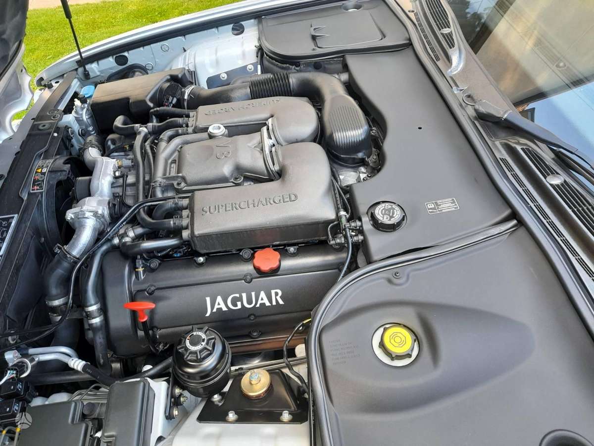 Jaguar XJR, 4.0 l., Седан