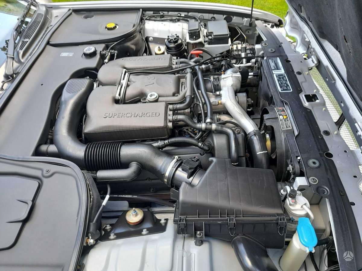 Jaguar XJR, 4.0 l., Седан