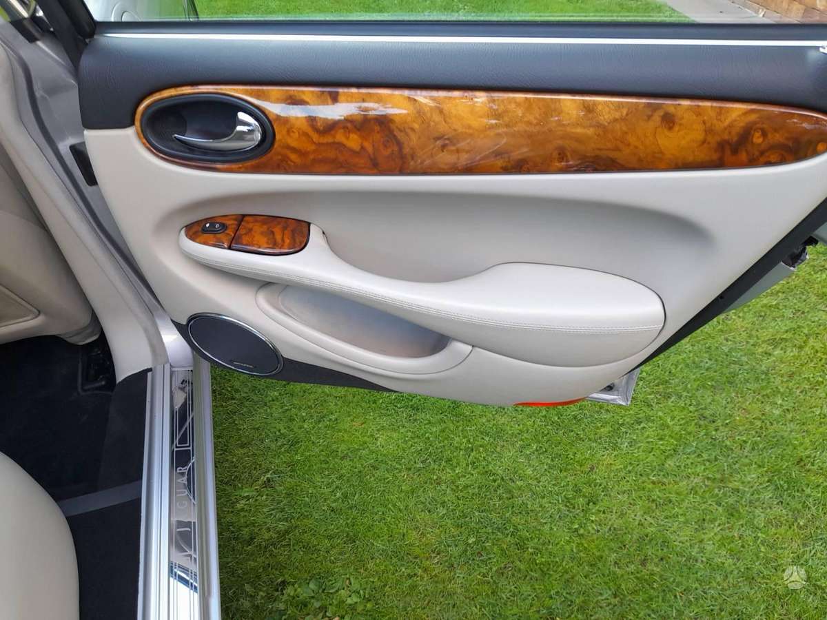 Jaguar XJR, 4.0 l., Седан
