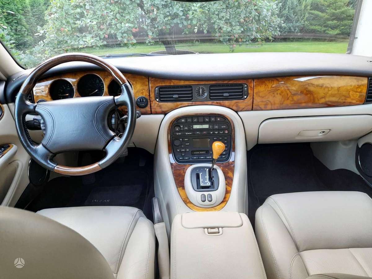 Jaguar XJR, 4.0 l., Седан
