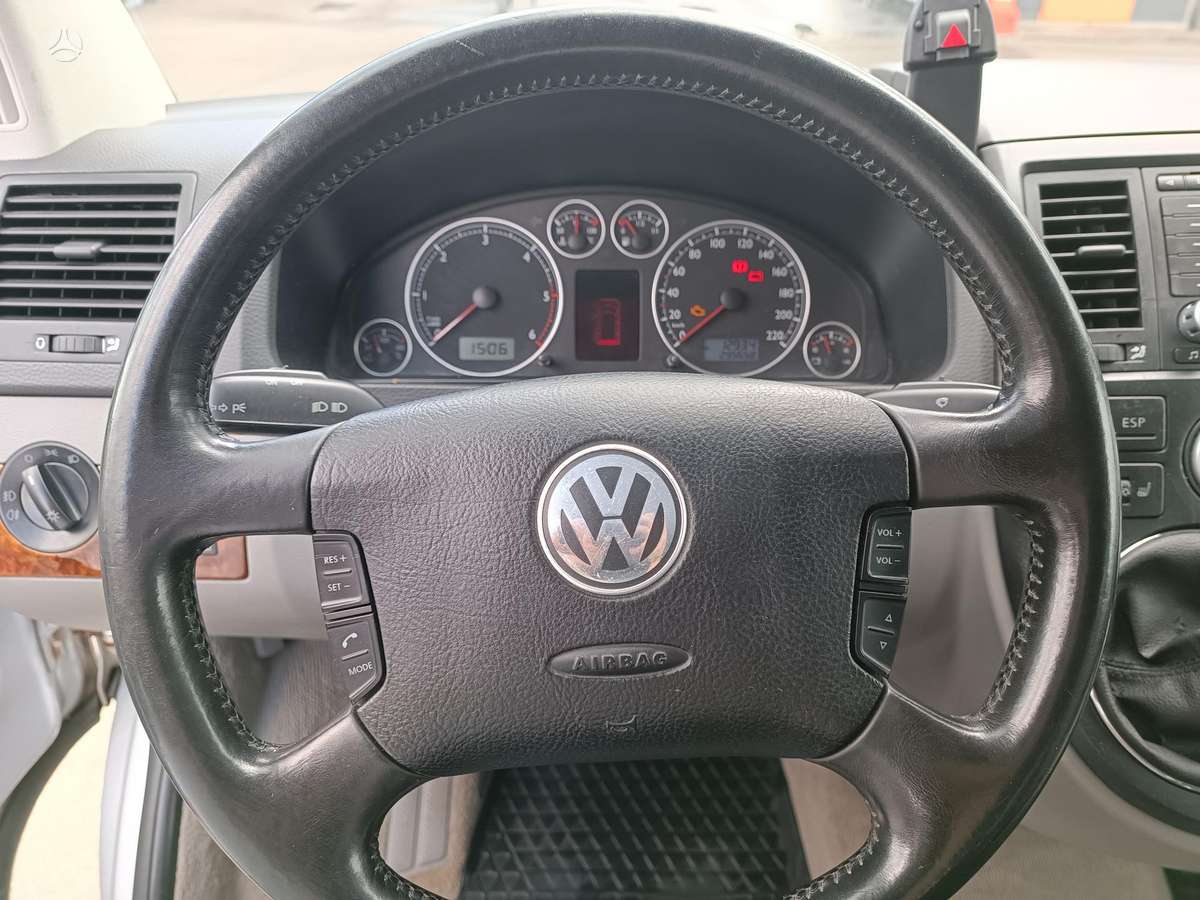 Volkswagen Multivan - 5