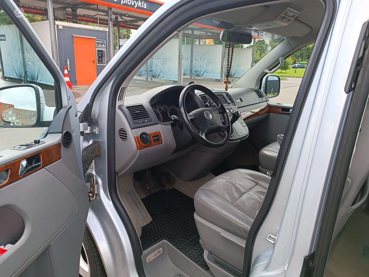 Volkswagen Multivan - 7