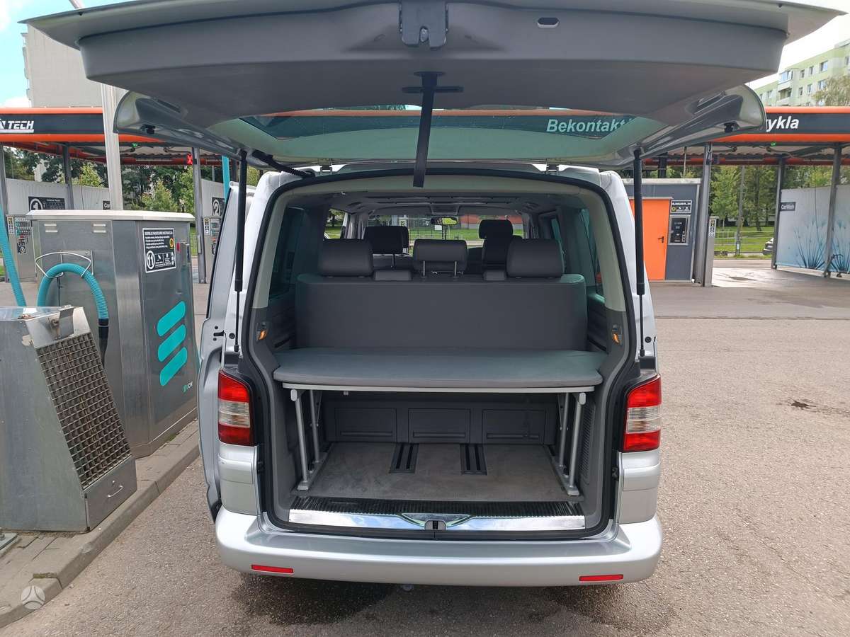 Volkswagen Multivan - 9