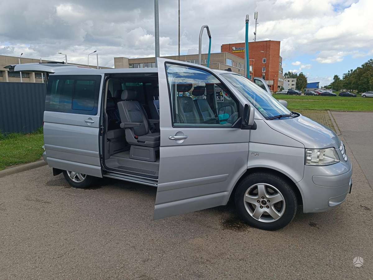 Volkswagen Multivan - 10
