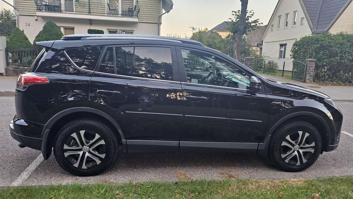Toyota RAV4 - 4