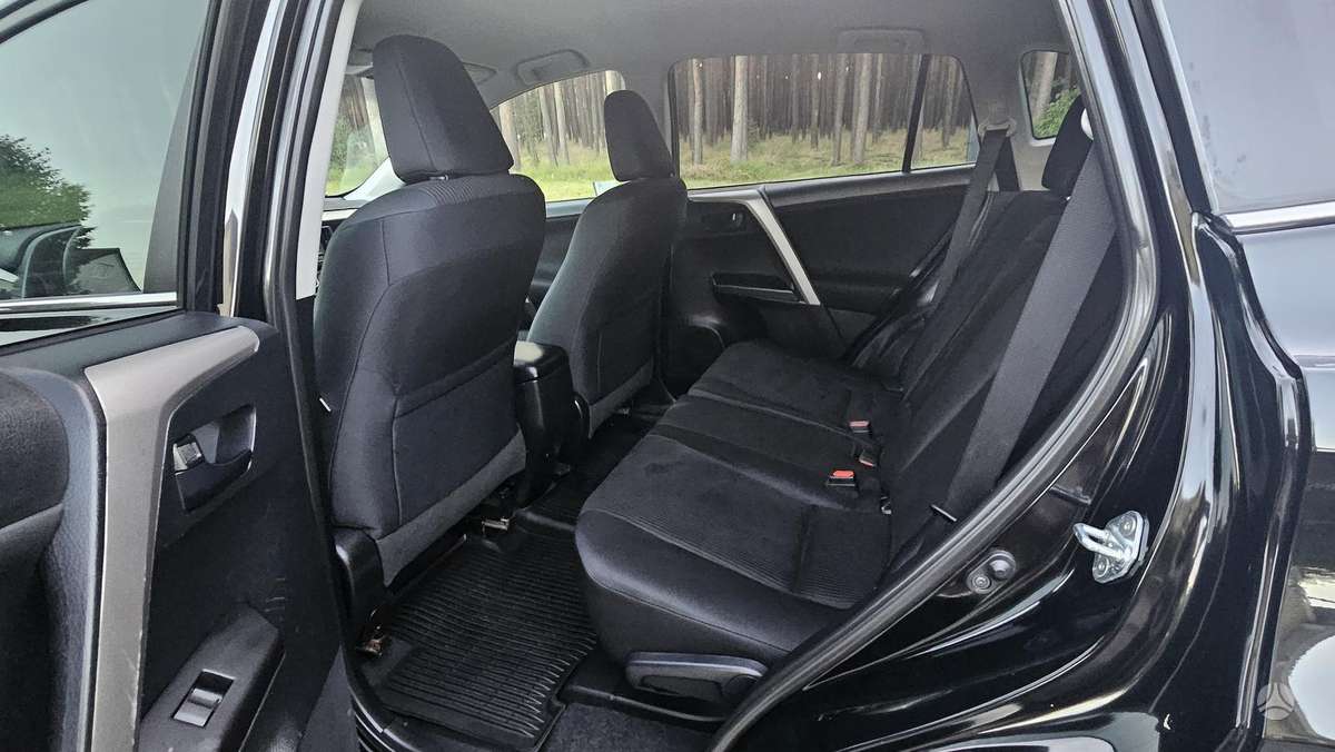 Toyota RAV4 - 11