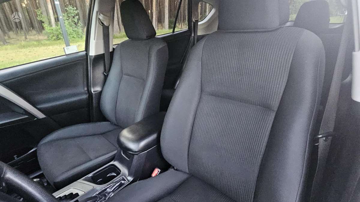 Toyota RAV4 - 10