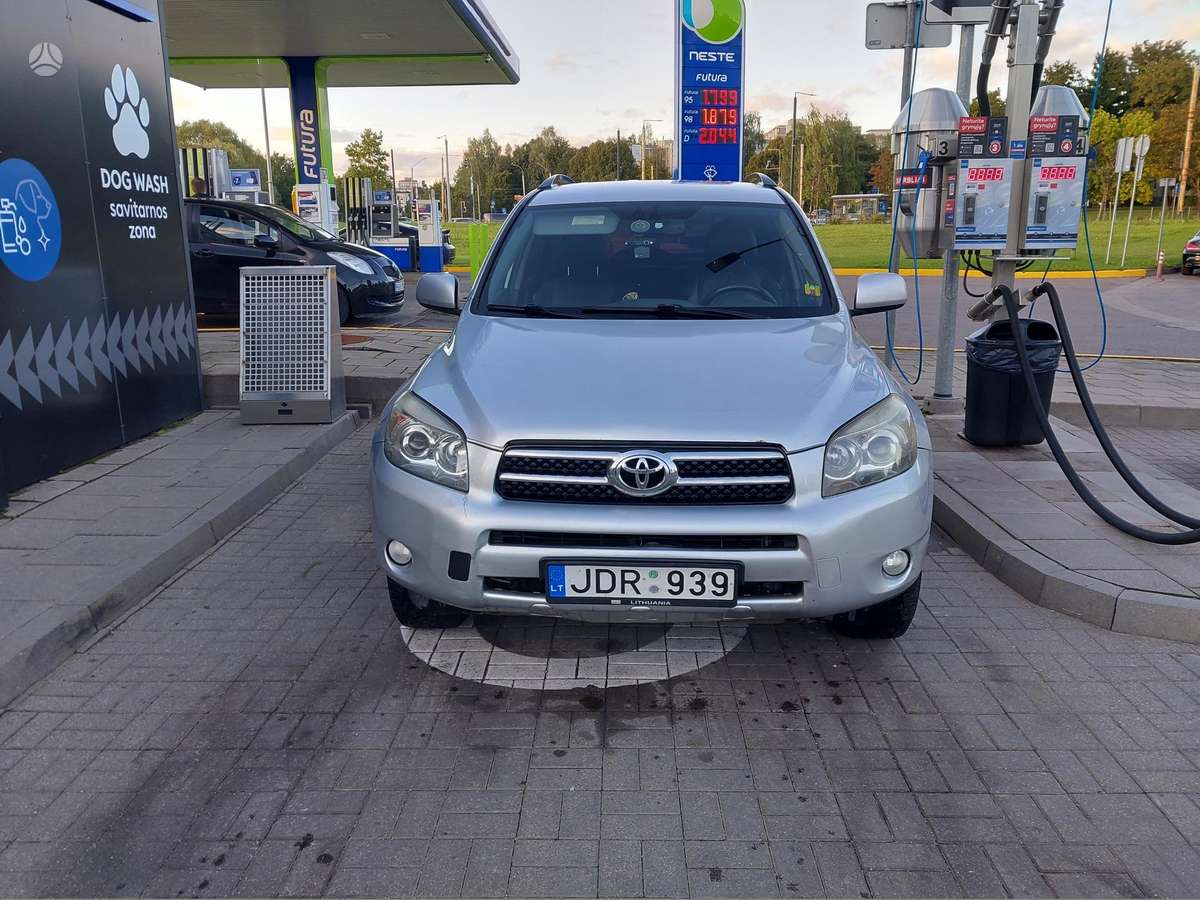 Toyota RAV4 2006 — вигляд ззаду