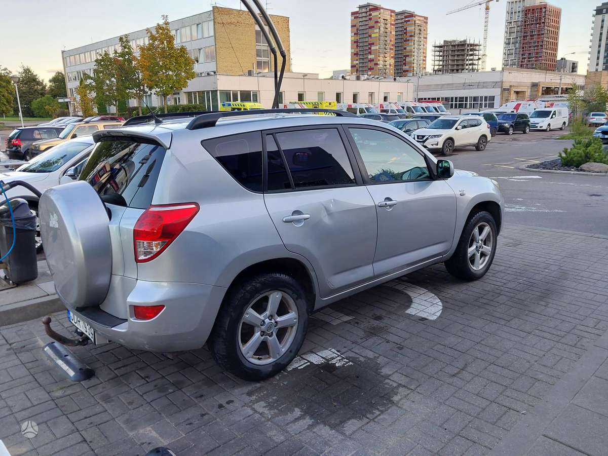 Toyota RAV4 2006 — фото 7
