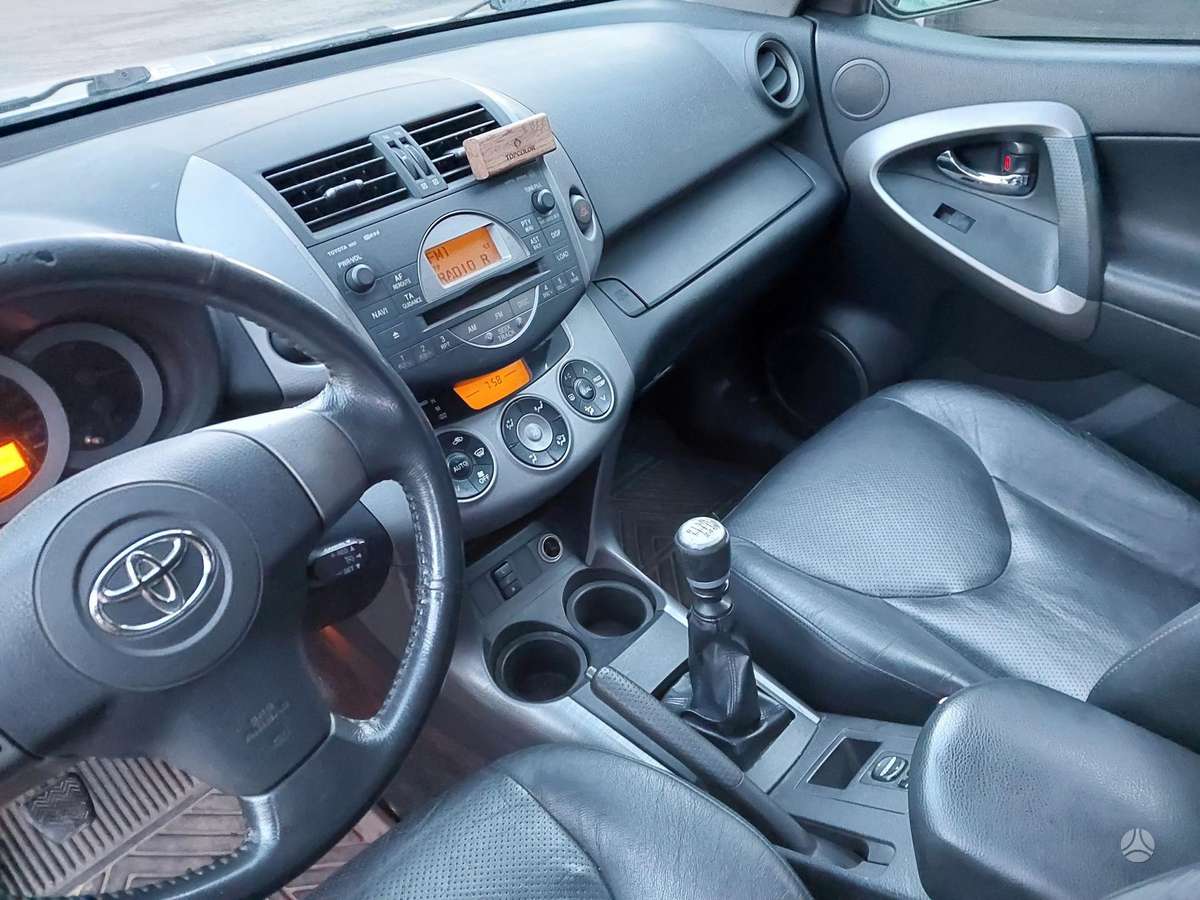 Toyota RAV4 2006 — фото 11