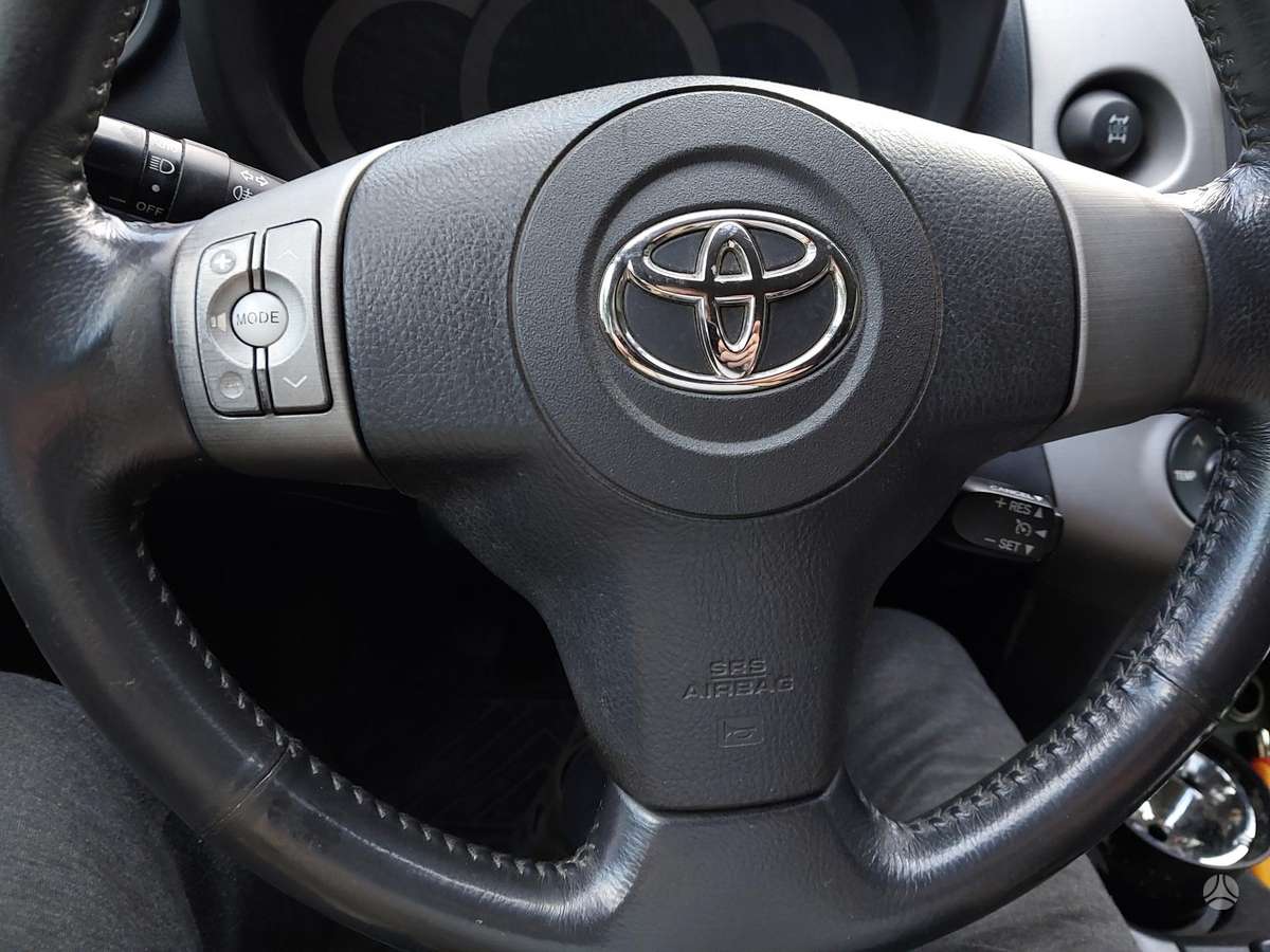 Toyota RAV4 2006 — фото 18