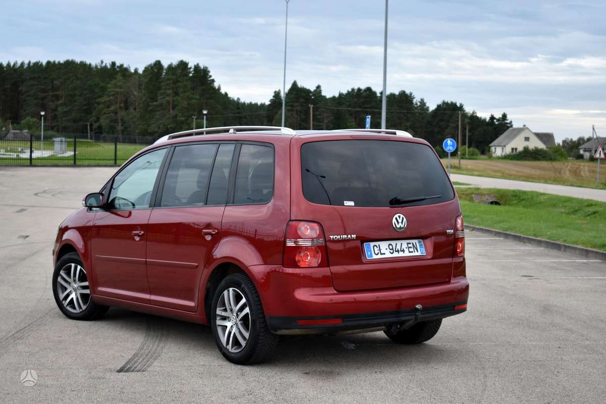 Volkswagen Touran - 2