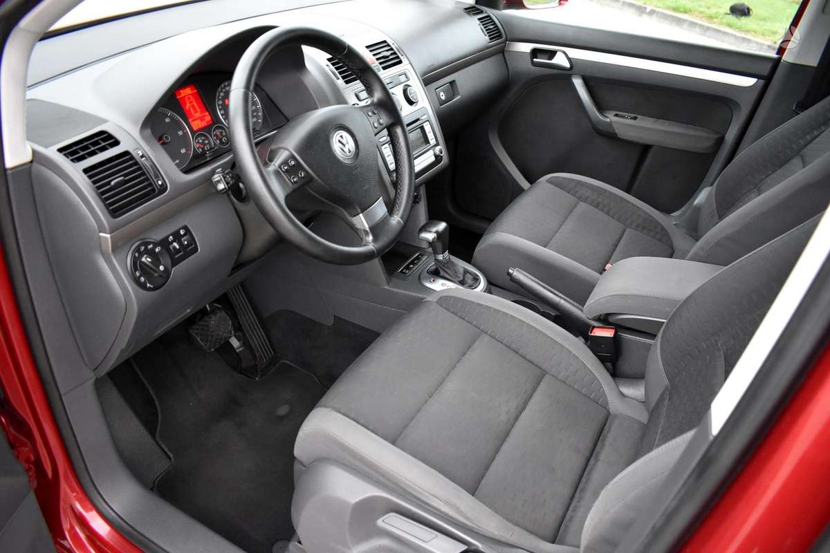 Volkswagen Touran - 5