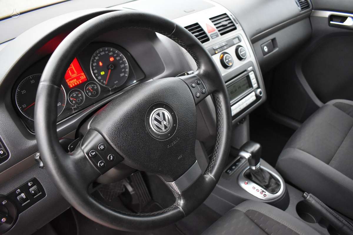 Volkswagen Touran - 6