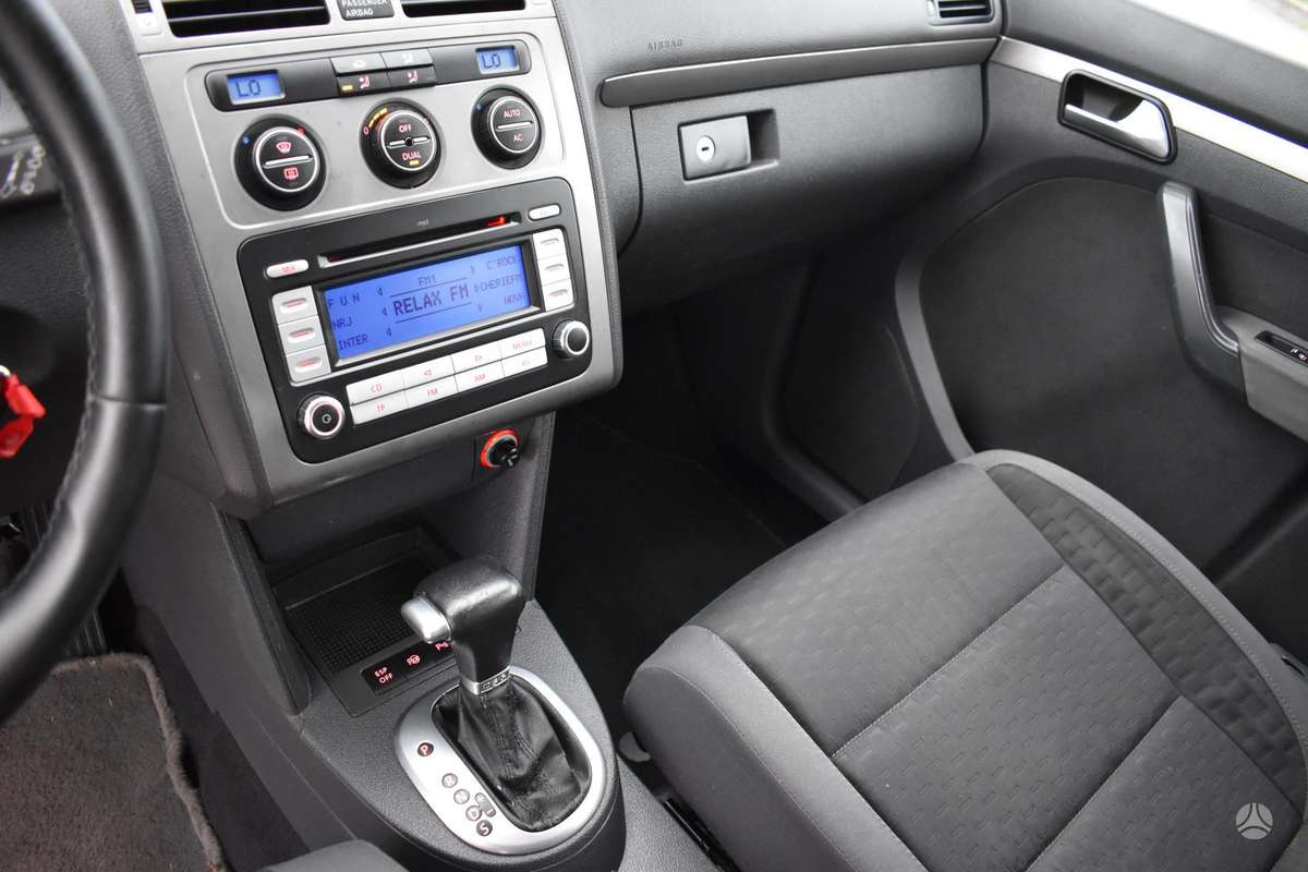 Volkswagen Touran - 8
