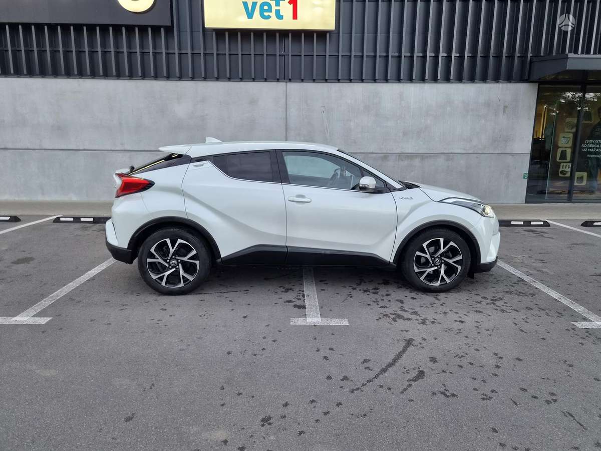 Toyota C-HR - 8