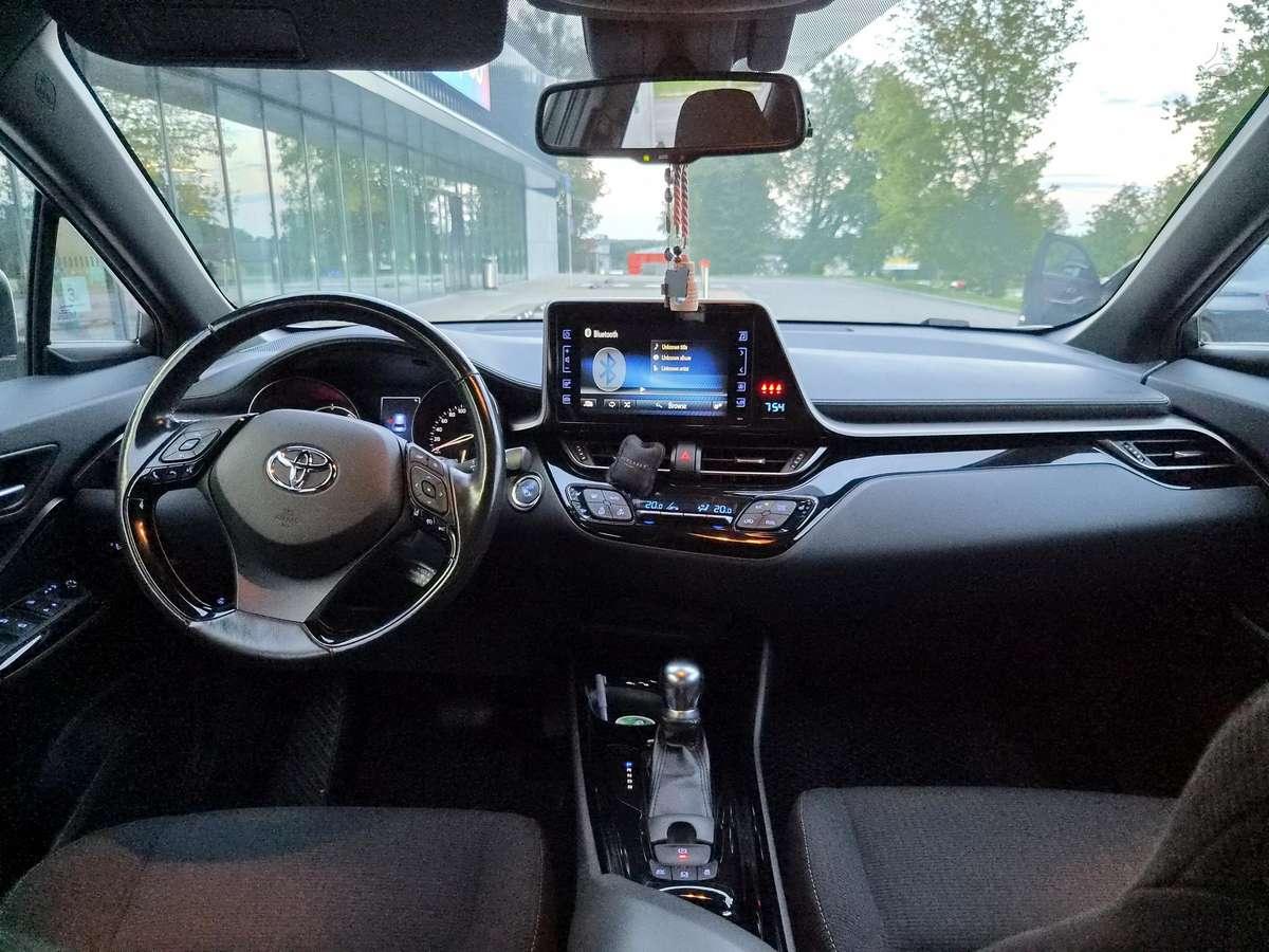 Toyota C-HR - 10
