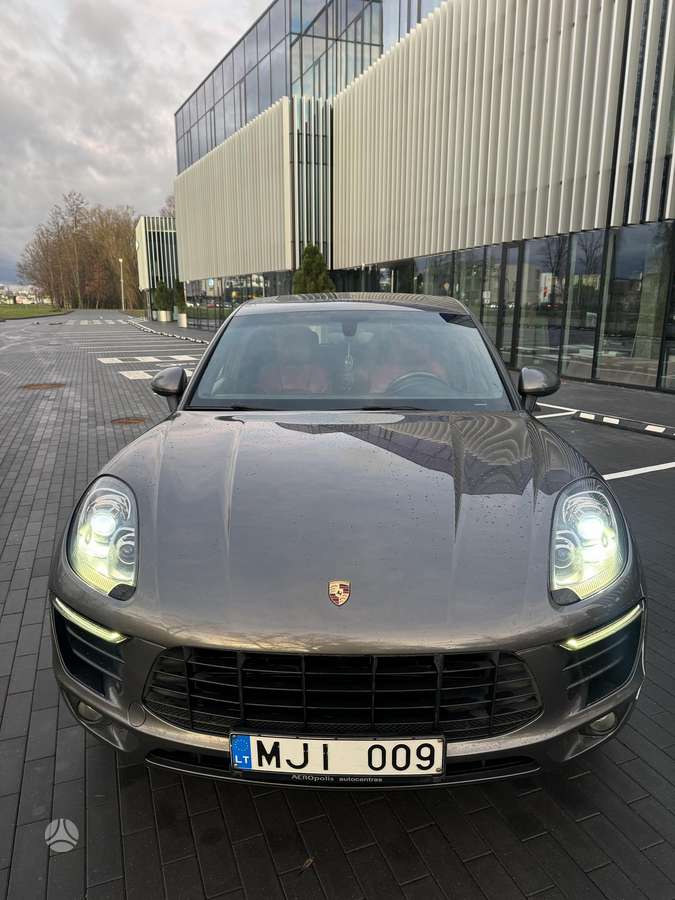 Porsche Macan - 2