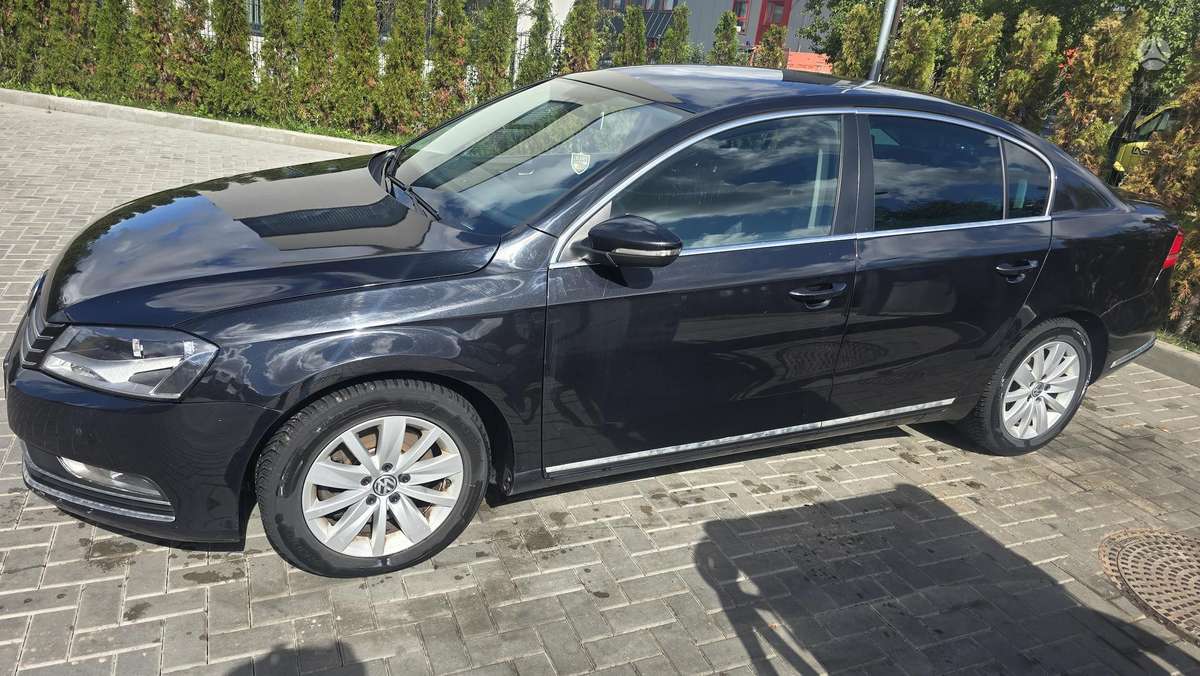 Volkswagen Passat - 2