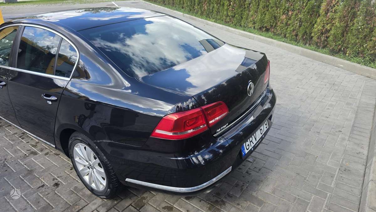 Volkswagen Passat - 4