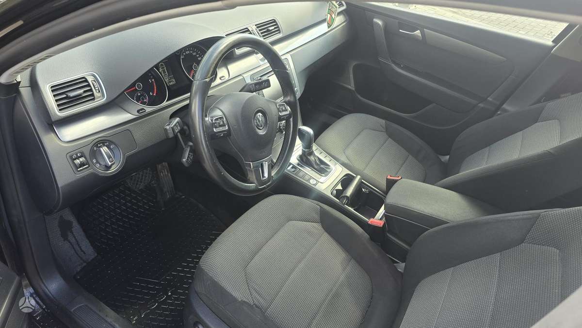 Volkswagen Passat - 8