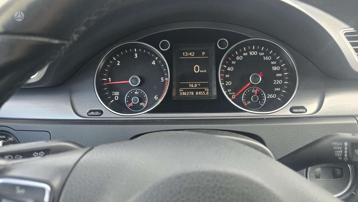 Volkswagen Passat - 9