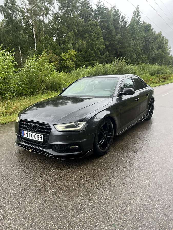 Audi A4, 2.0 l., Седан