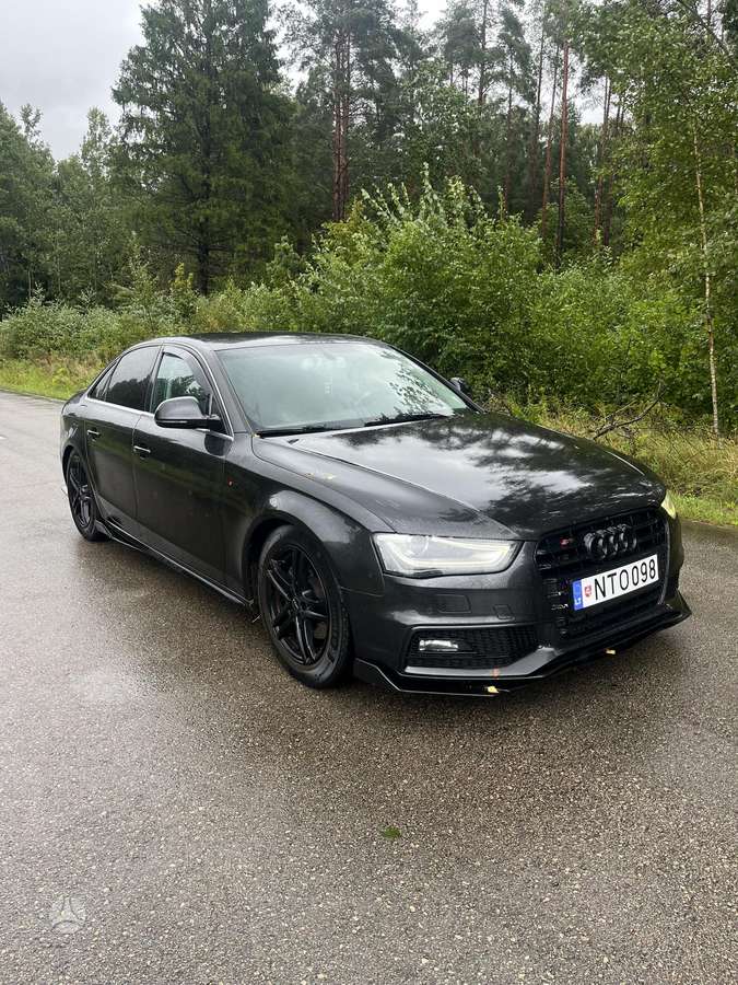 Audi A4, 2.0 l., Седан