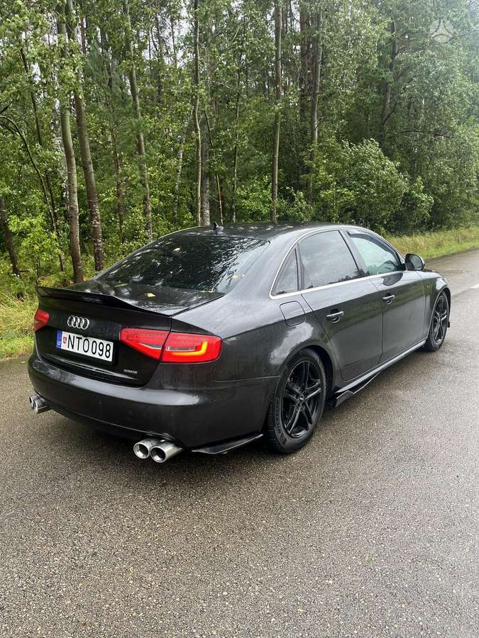 Audi A4, 2.0 l., Седан