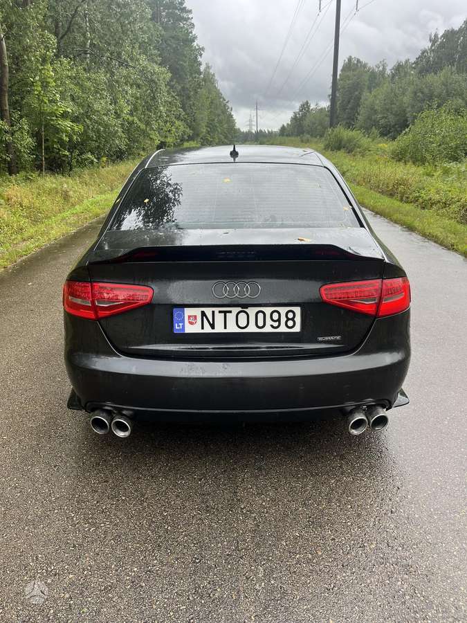 Audi A4, 2.0 l., Седан