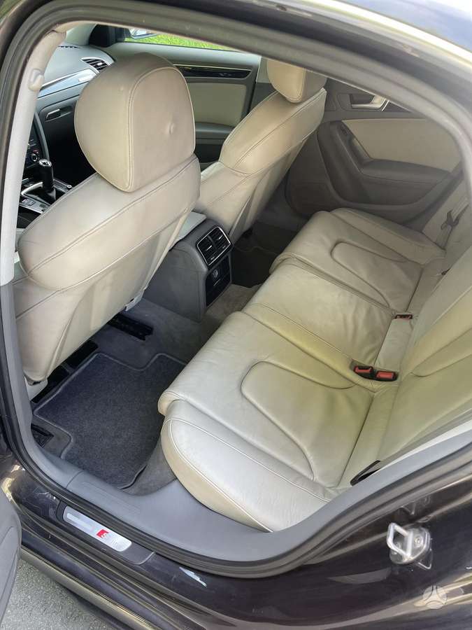Audi A4, 2.0 l., Седан