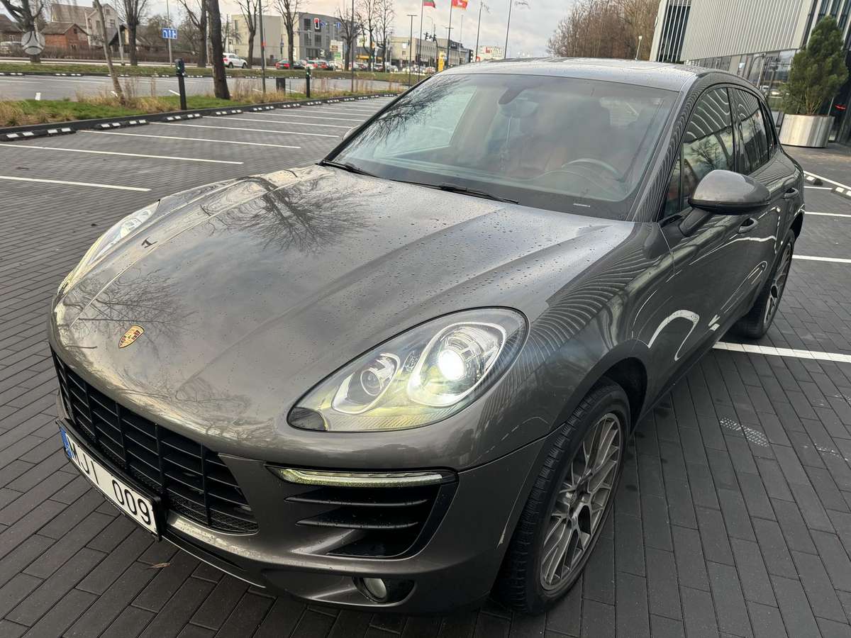 Porsche Macan - 1