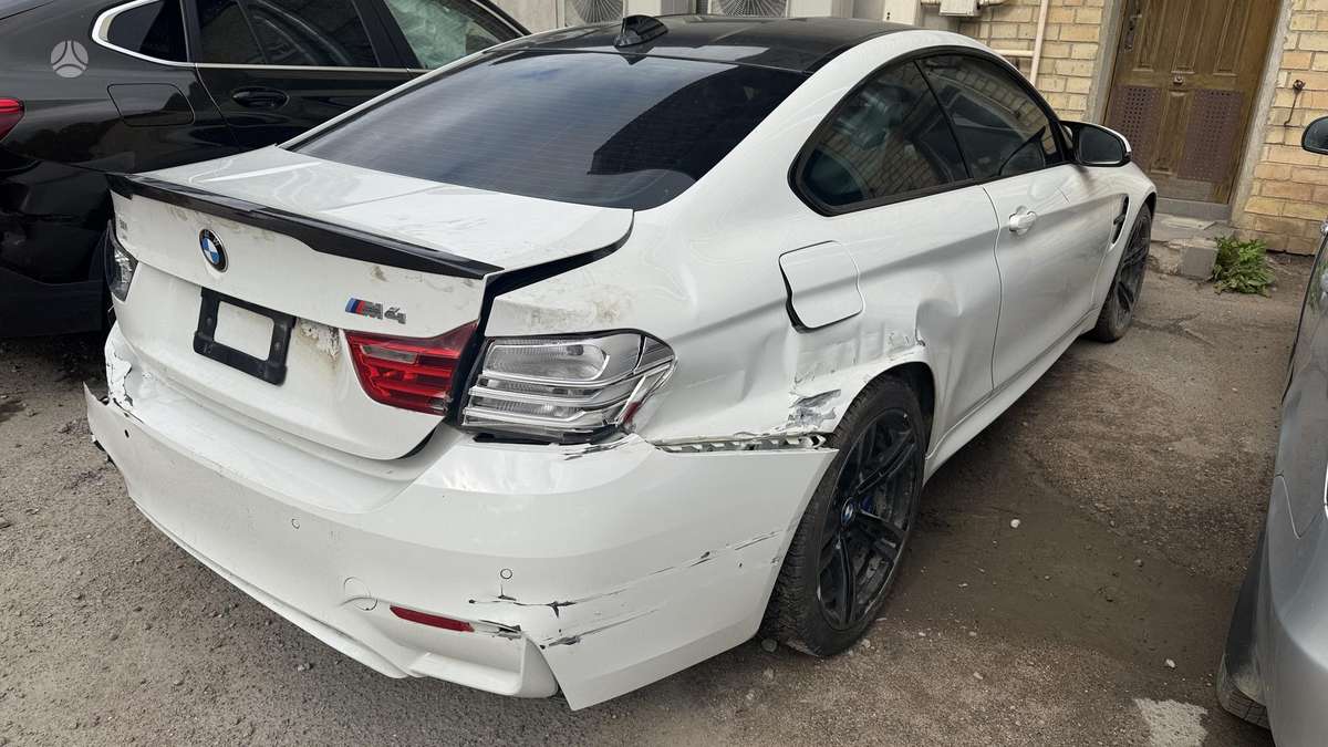 BMW M4, 3.0 l., coupe