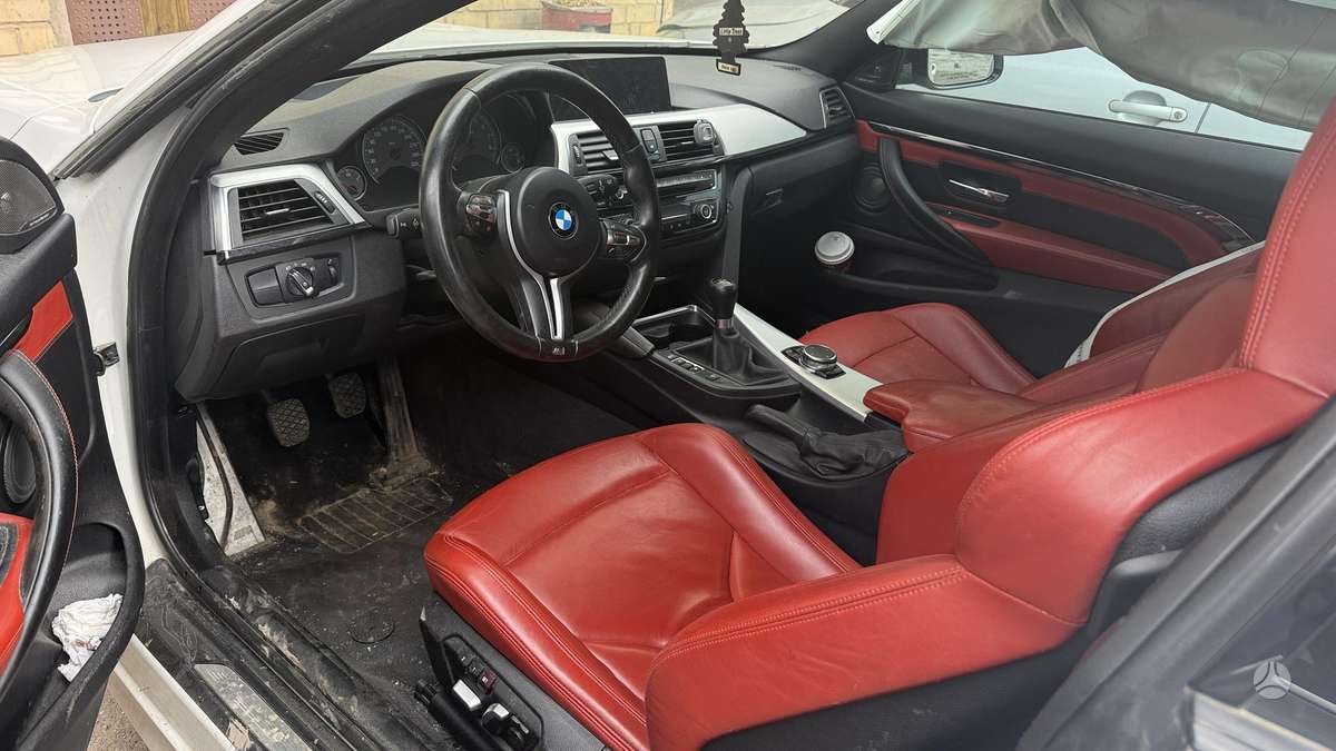 BMW M4, 3.0 l., coupe