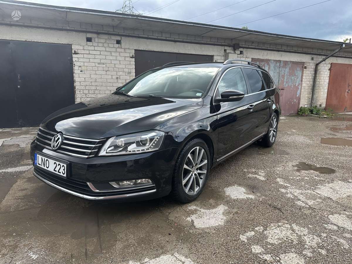 Volkswagen Passat - 1