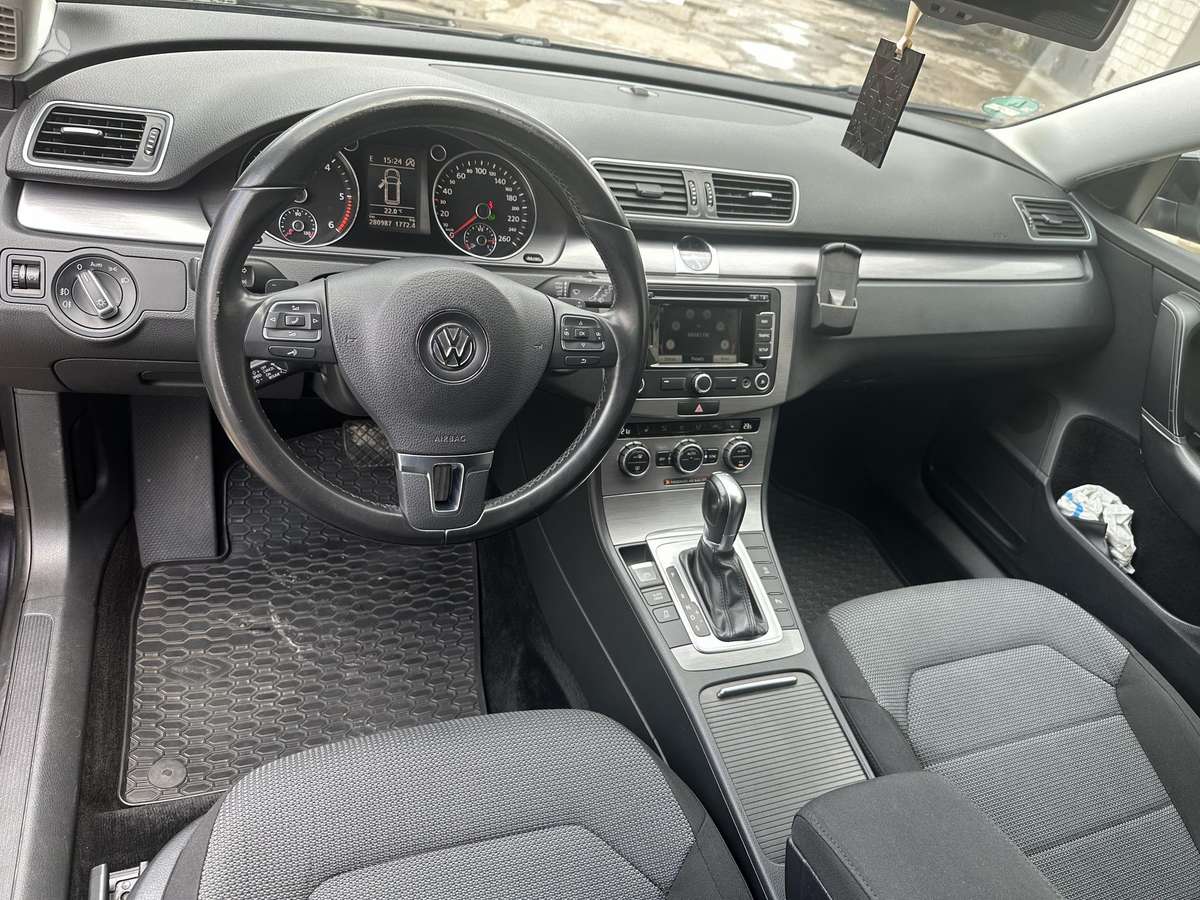 Volkswagen Passat - 8