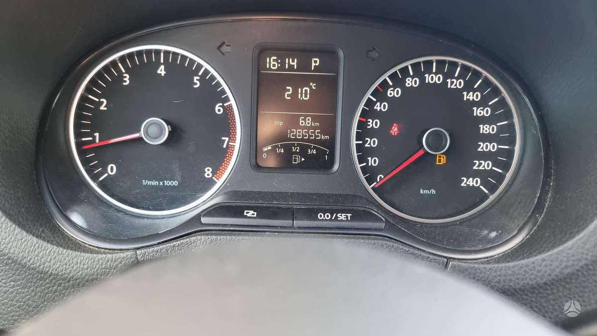 Volkswagen Polo - 8