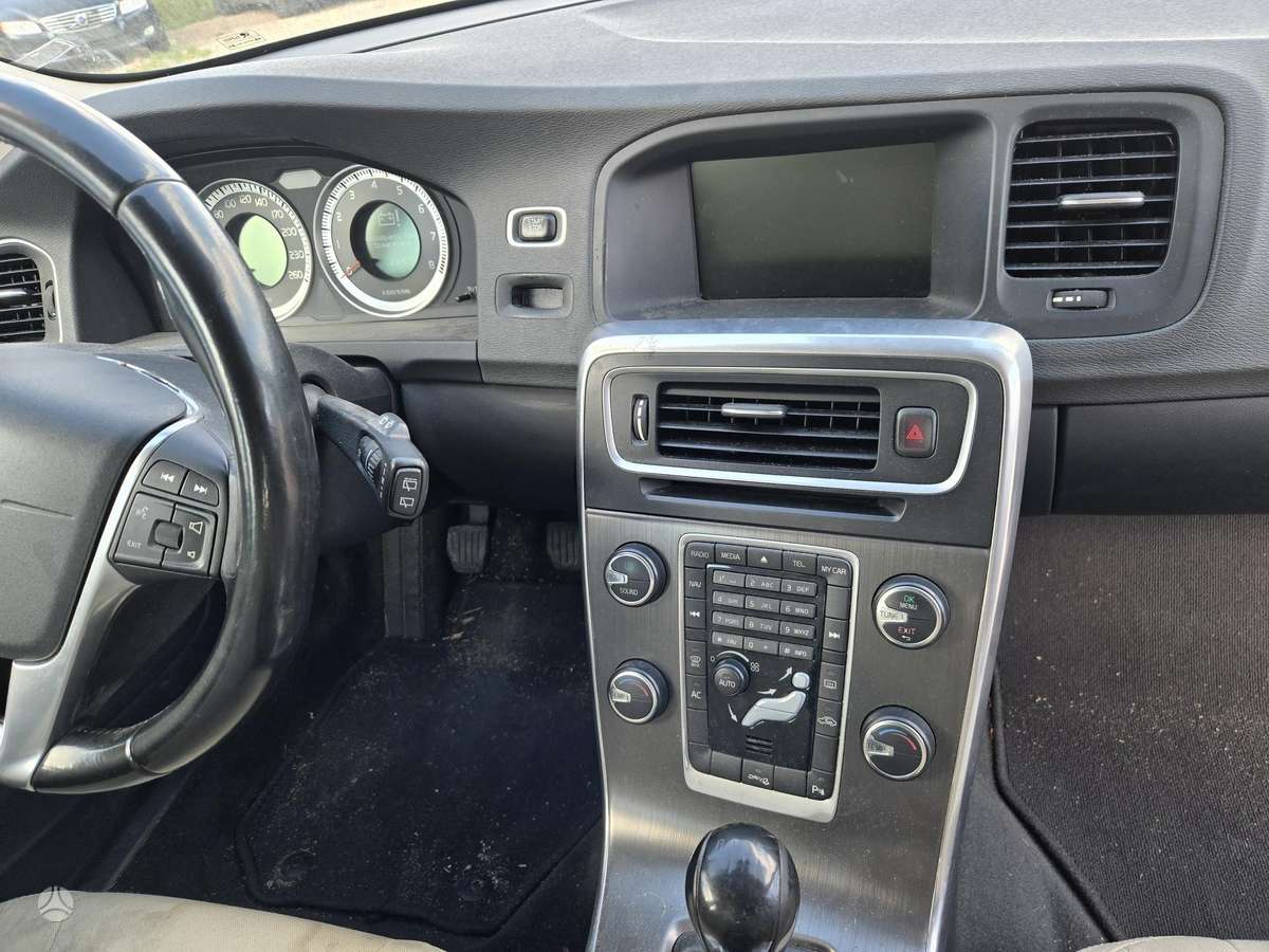 Volvo V60, 1.6 l., Хэтчбек