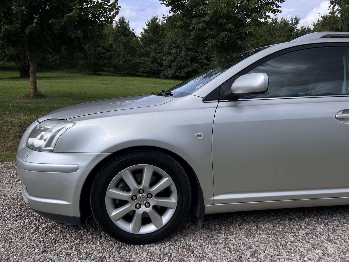 Toyota Avensis, 2.0 l., Универсал