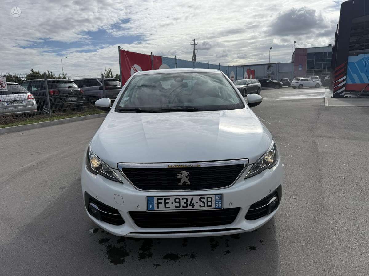 Peugeot 308 - 8