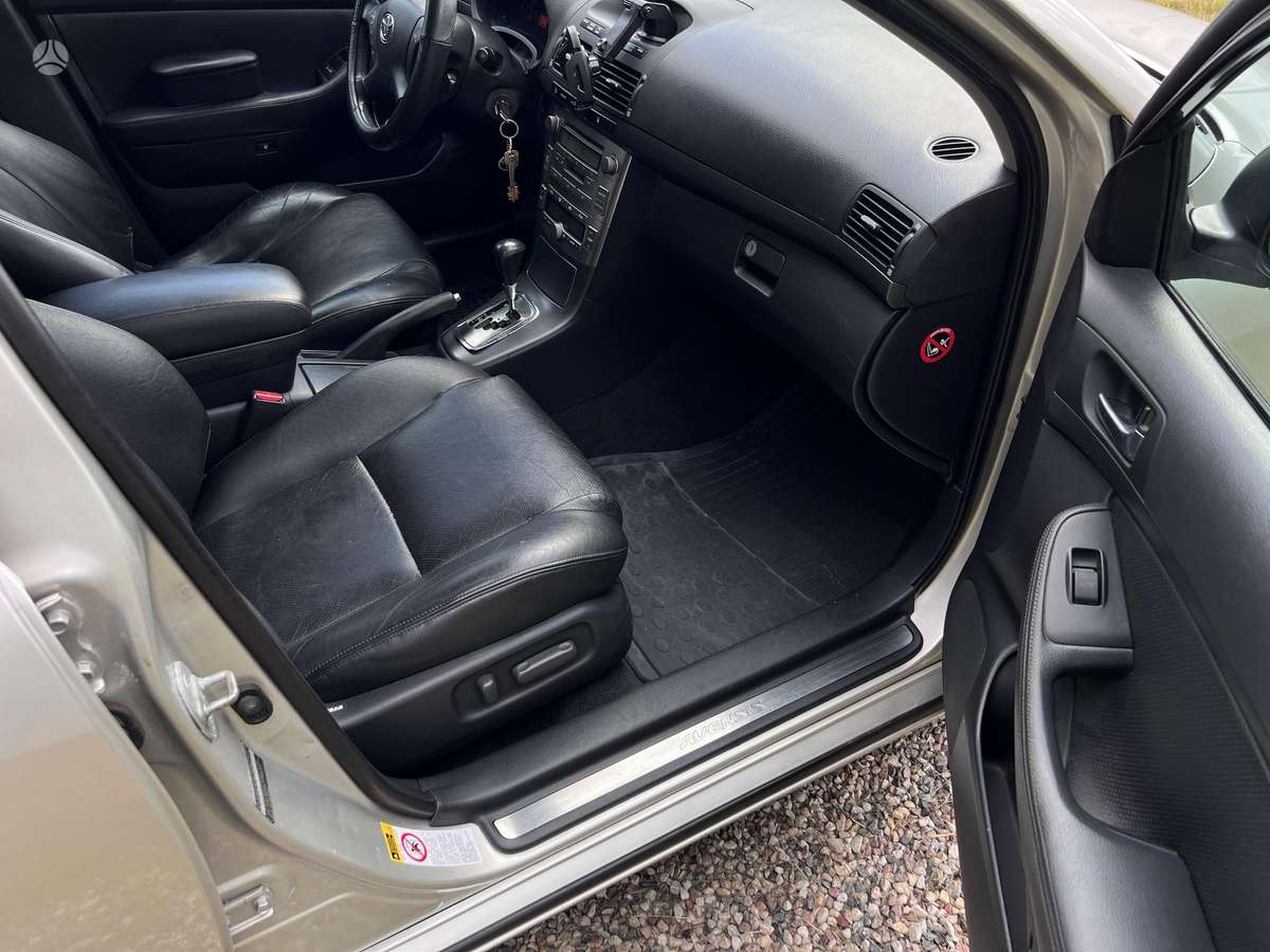 Toyota Avensis, 2.0 l., Универсал