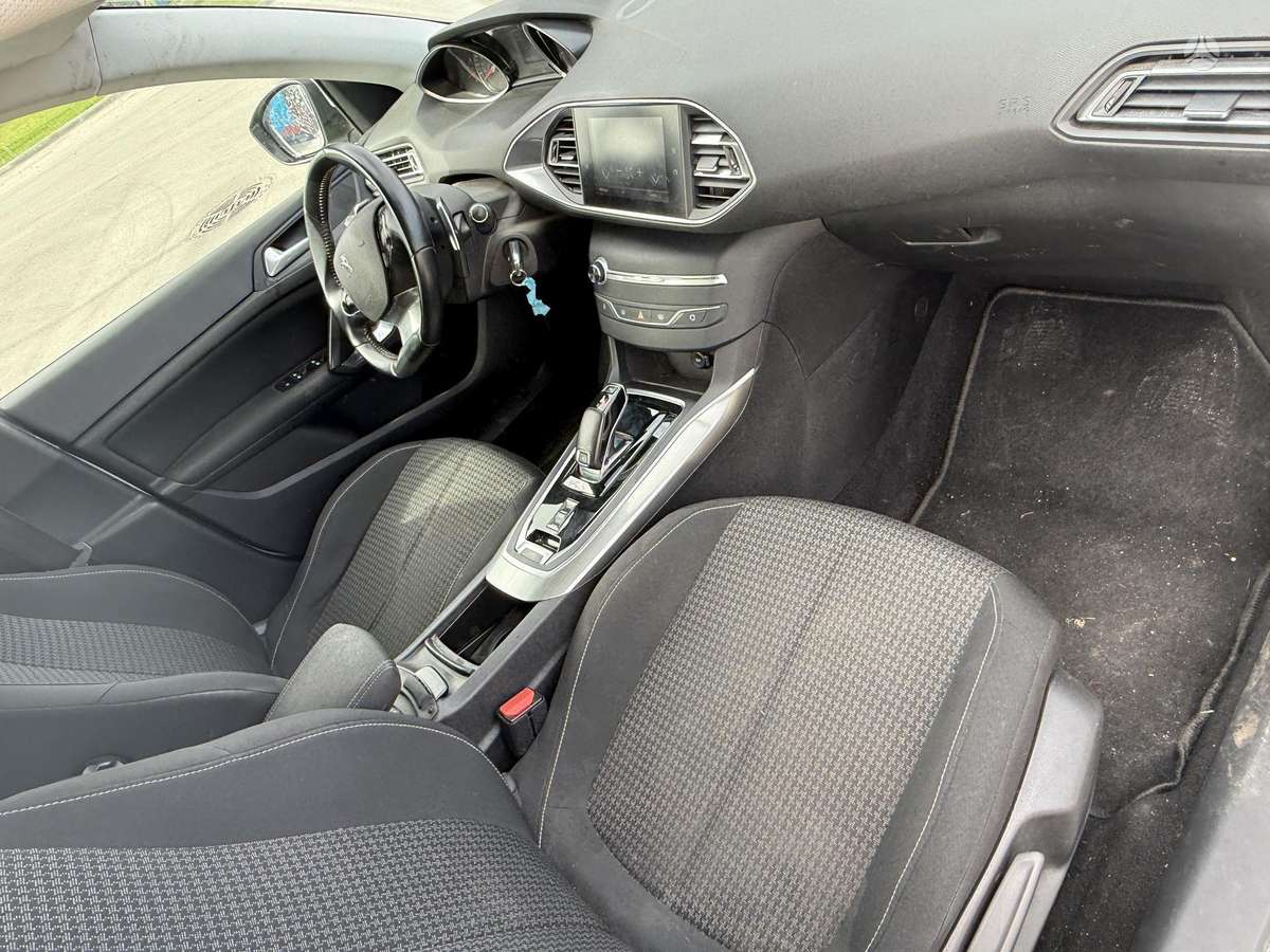Peugeot 308 - 10