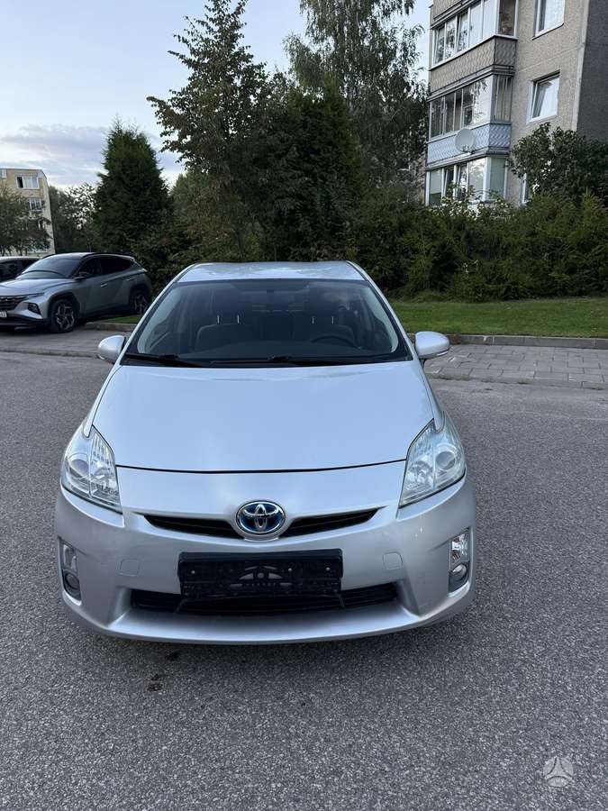 Toyota Prius - 3