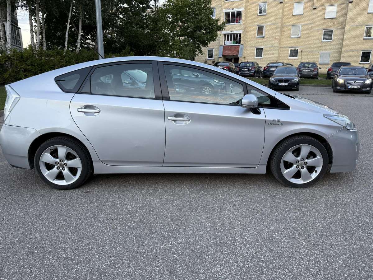 Toyota Prius - 5