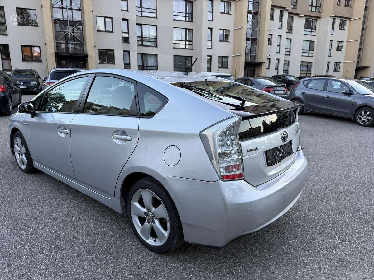Toyota Prius - 8