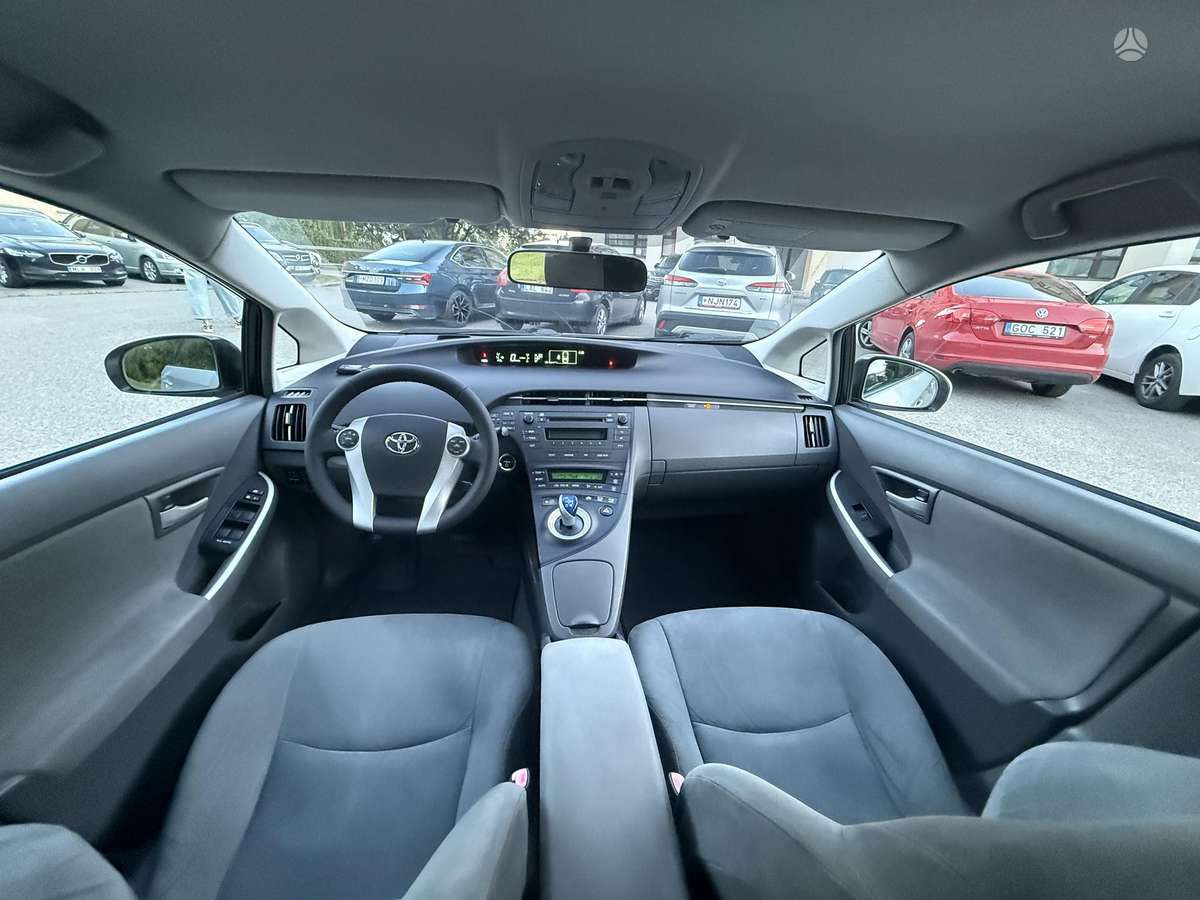 Toyota Prius - 11