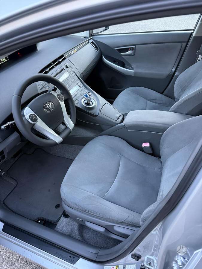 Toyota Prius - 12